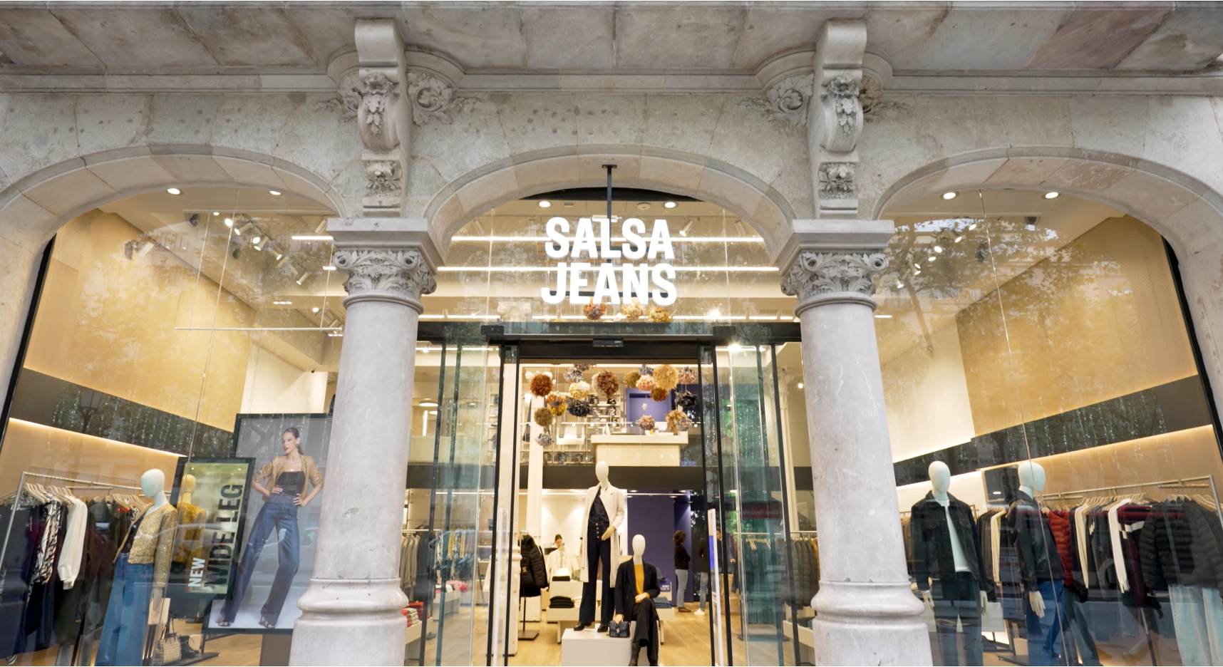 Salsa Jeans store entrance – modern fashion retail supported by centralized operations.